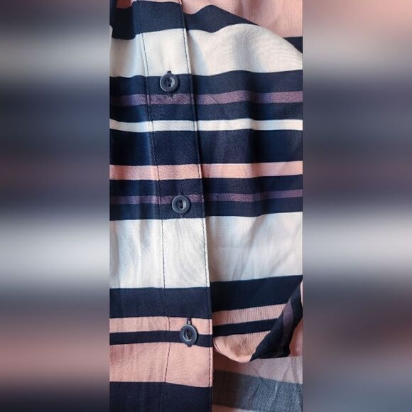 NWT Torrid Pink Multicolor Striped Challis Button Down Shirt Size 3x - Picture 4 of 10